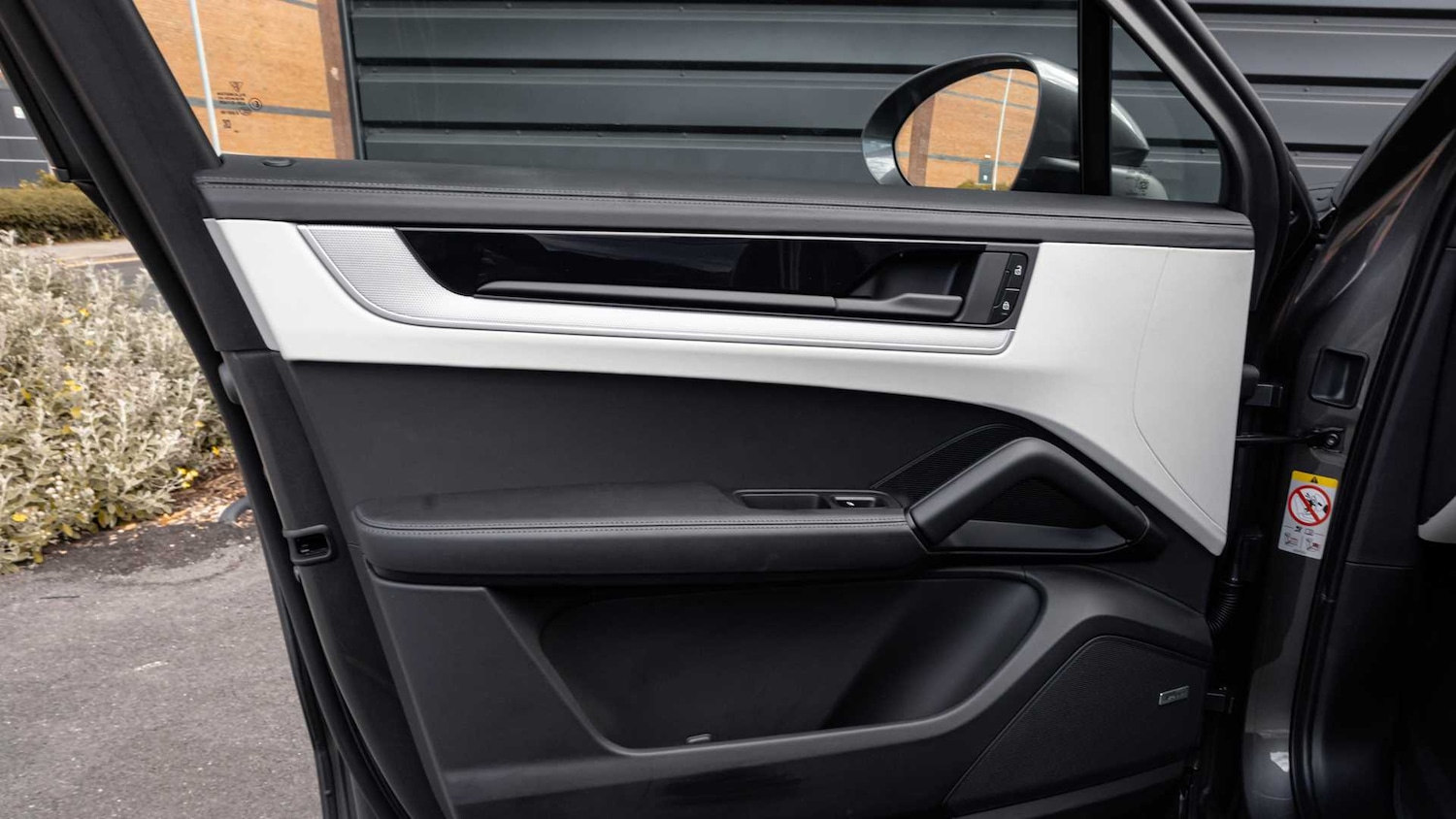 Used Porsche Cayenne 2024 for sale - 76587613: Photo 32