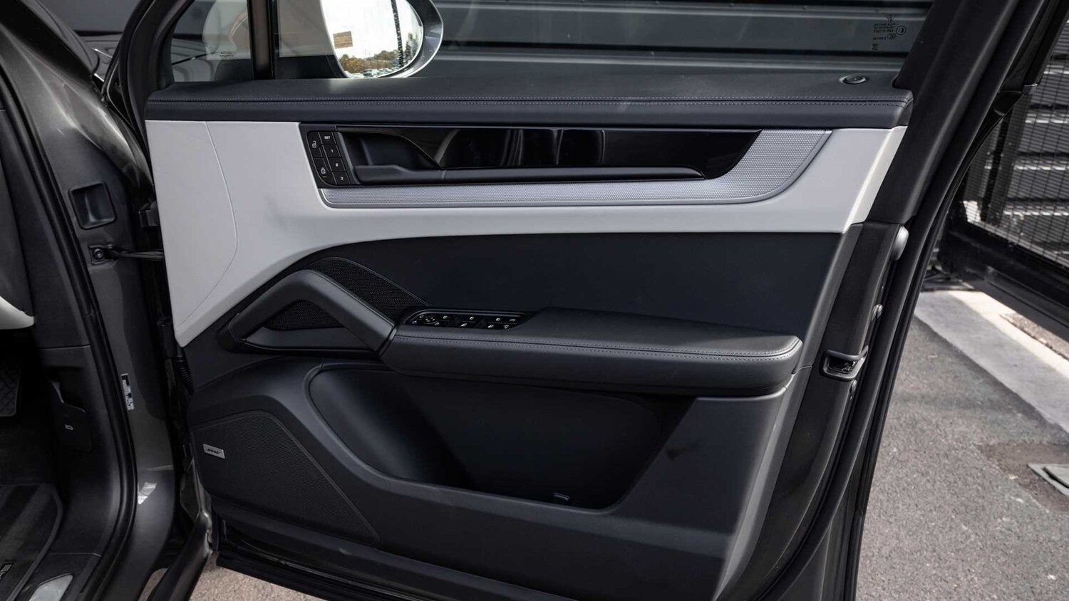 Used Porsche Cayenne 2024 for sale - 76587613: Photo 33