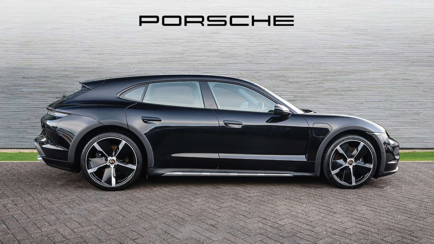 Used Porsche Taycan 2021 for sale - 78060148: Photo 5