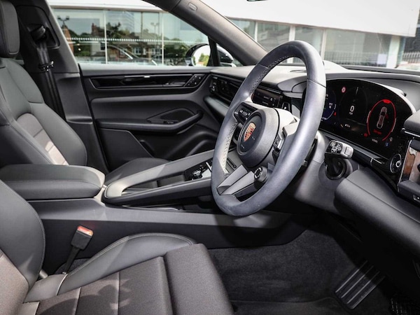 Used Porsche Macan 2025 for sale - 75405527: Photo 10