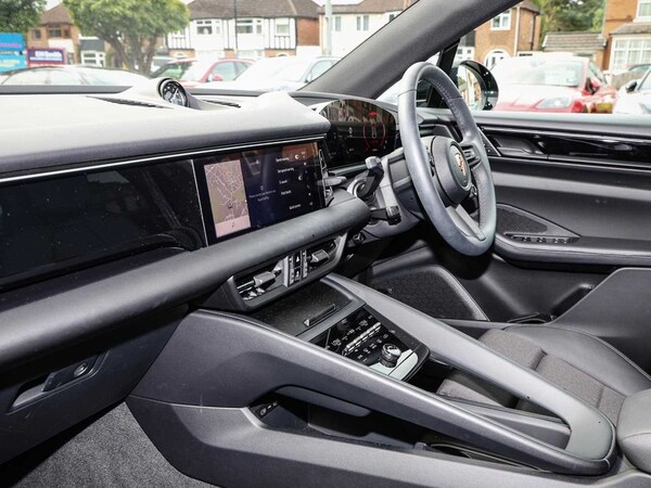 Used Porsche Macan 2025 for sale - 75405527: Photo 5