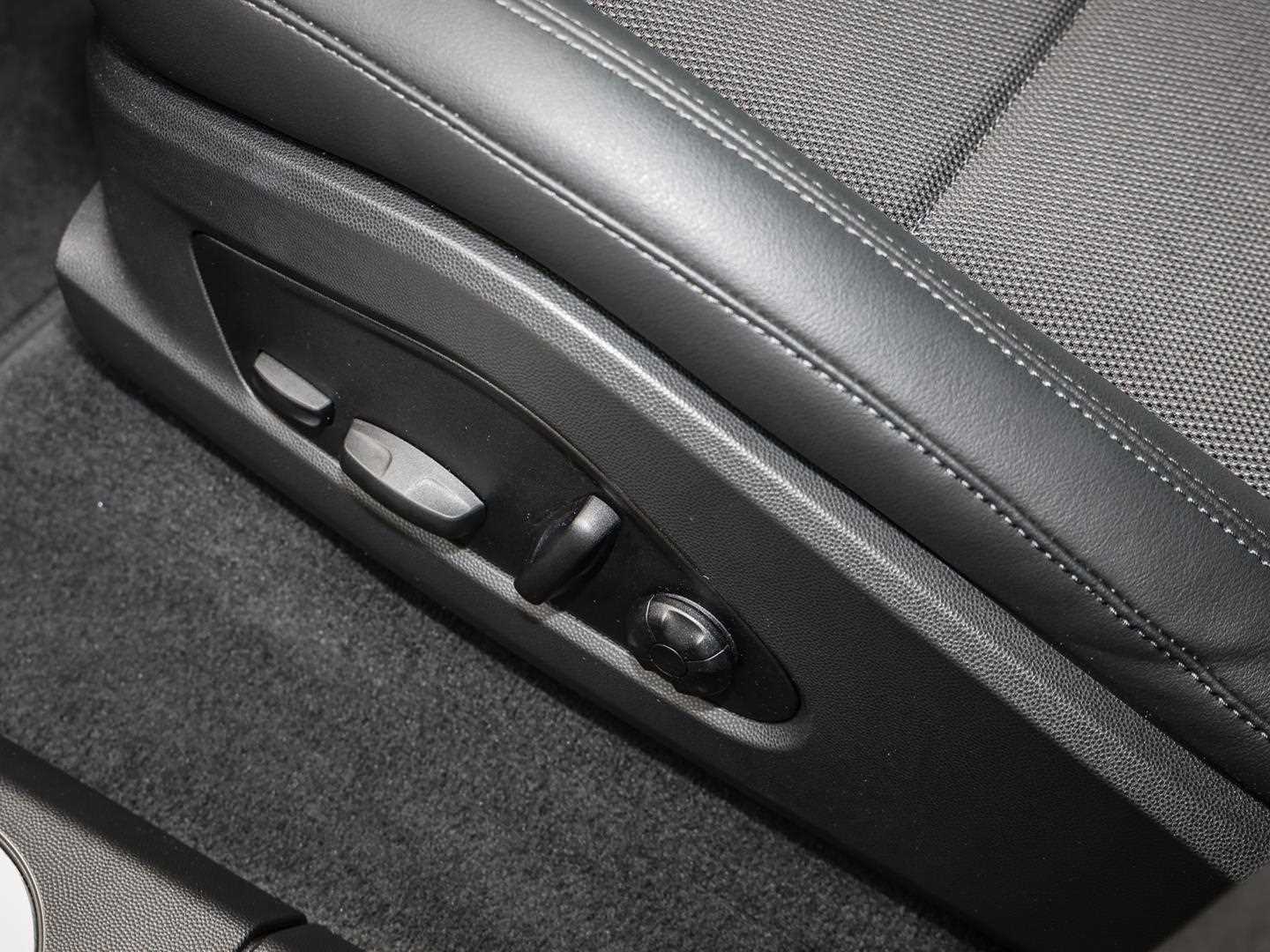 Used Porsche Macan 2025 for sale - 76411392: Photo 17