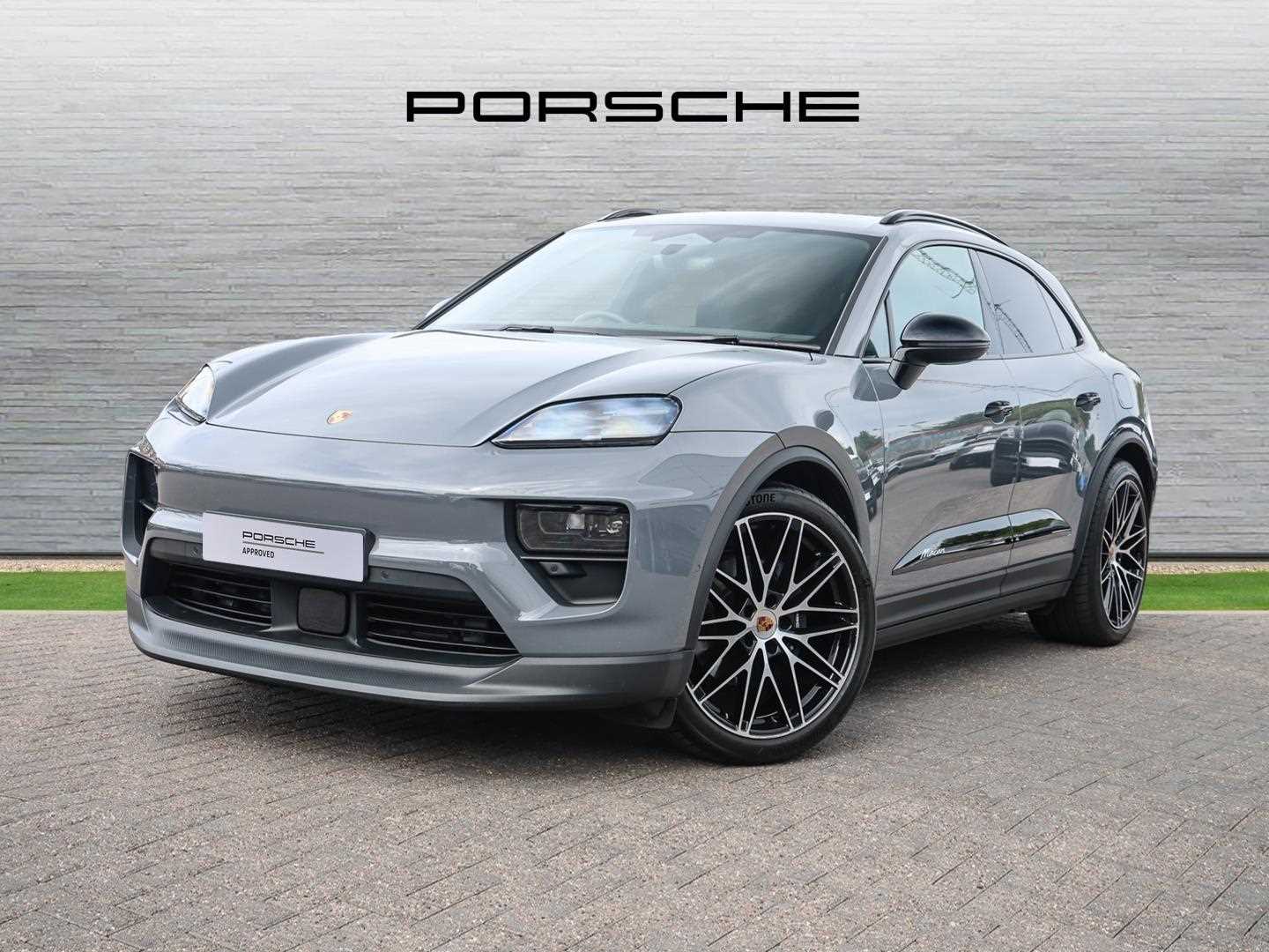 Used Porsche Macan 2025 for sale - 76411392: Photo 2