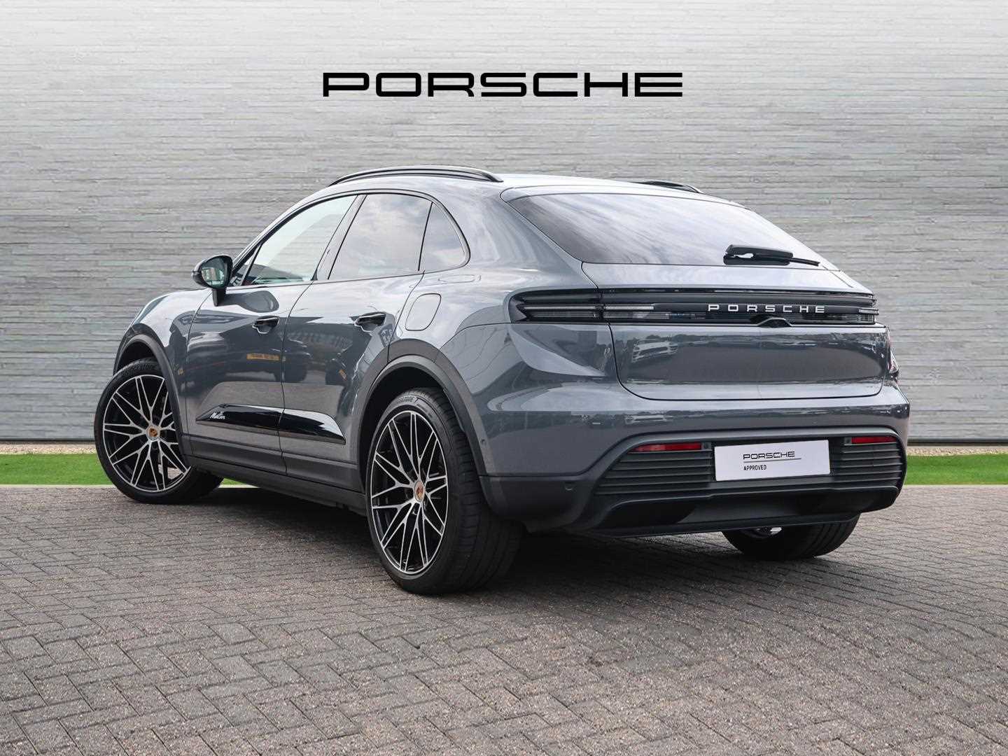 Used Porsche Macan 2025 for sale - 76411392: Photo 4