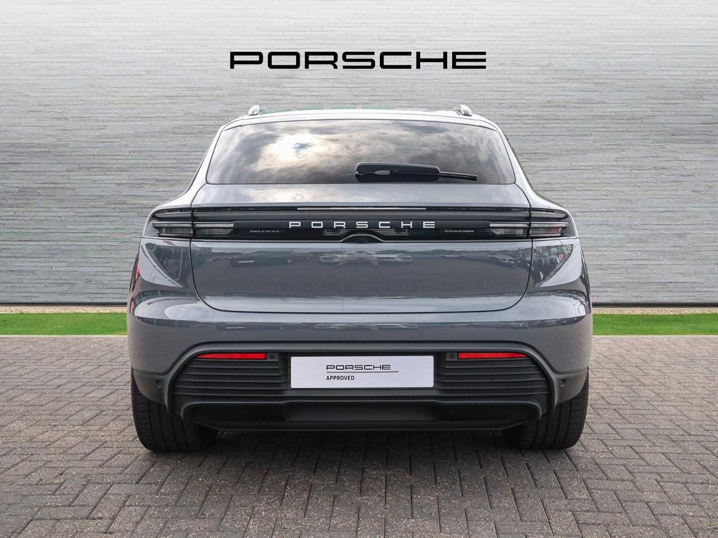 Used Porsche Macan 2025 for sale - 76411392: Photo 9