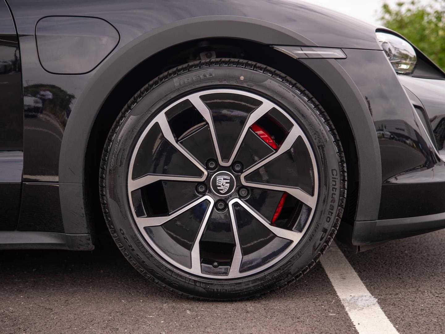 Used Porsche Taycan 2023 for sale - 76205218: Photo 4