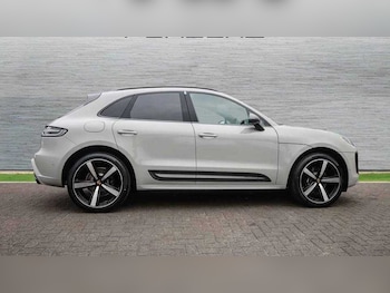 Used Porsche Macan 2025 for sale - 75785000: Photo