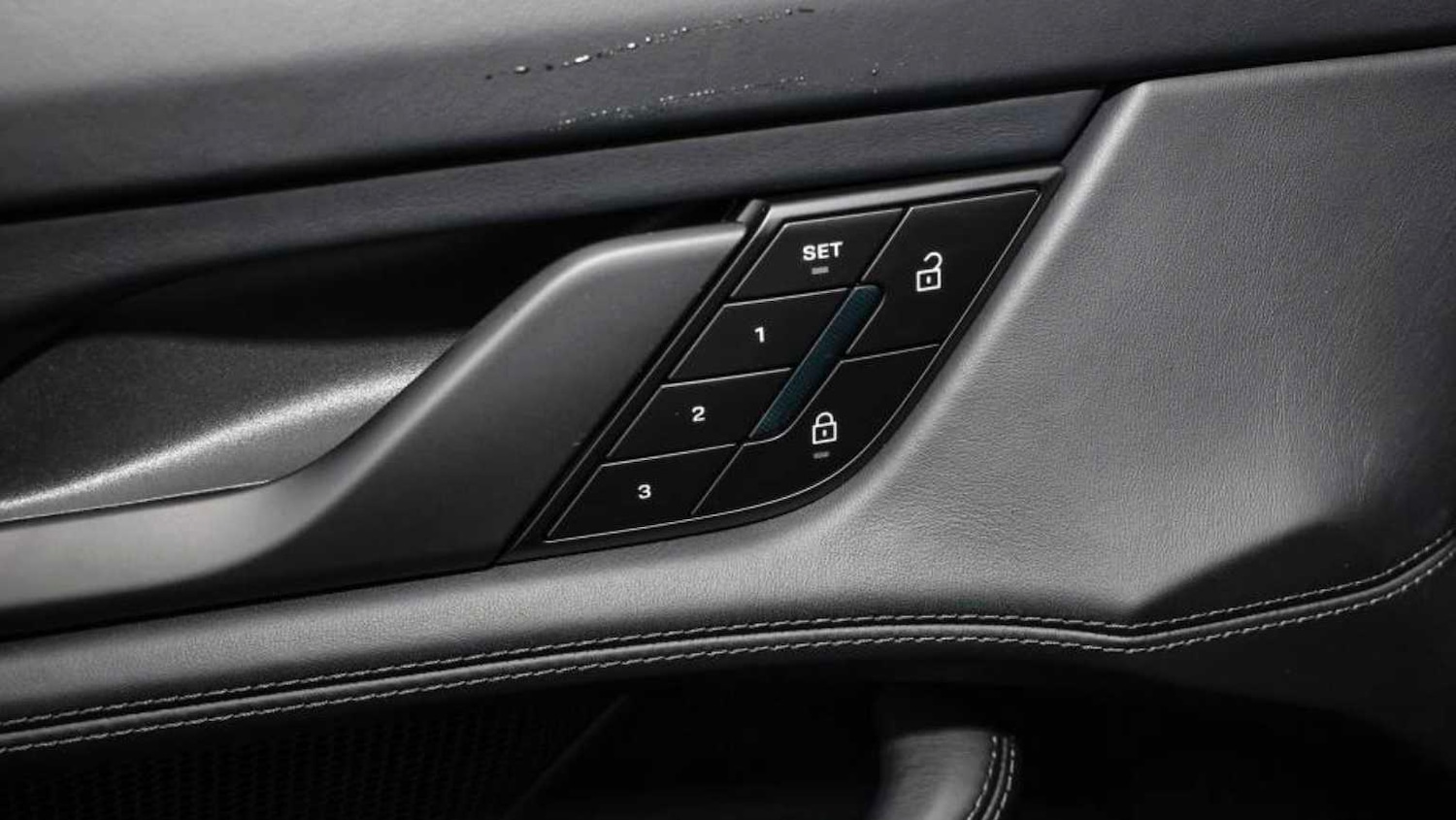 Used Porsche Taycan for sale - 78052389: Photo 3