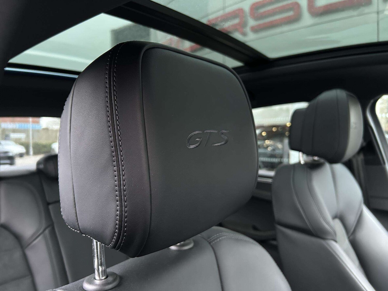 Used Porsche Macan 2024 for sale - 77500289: Photo 15