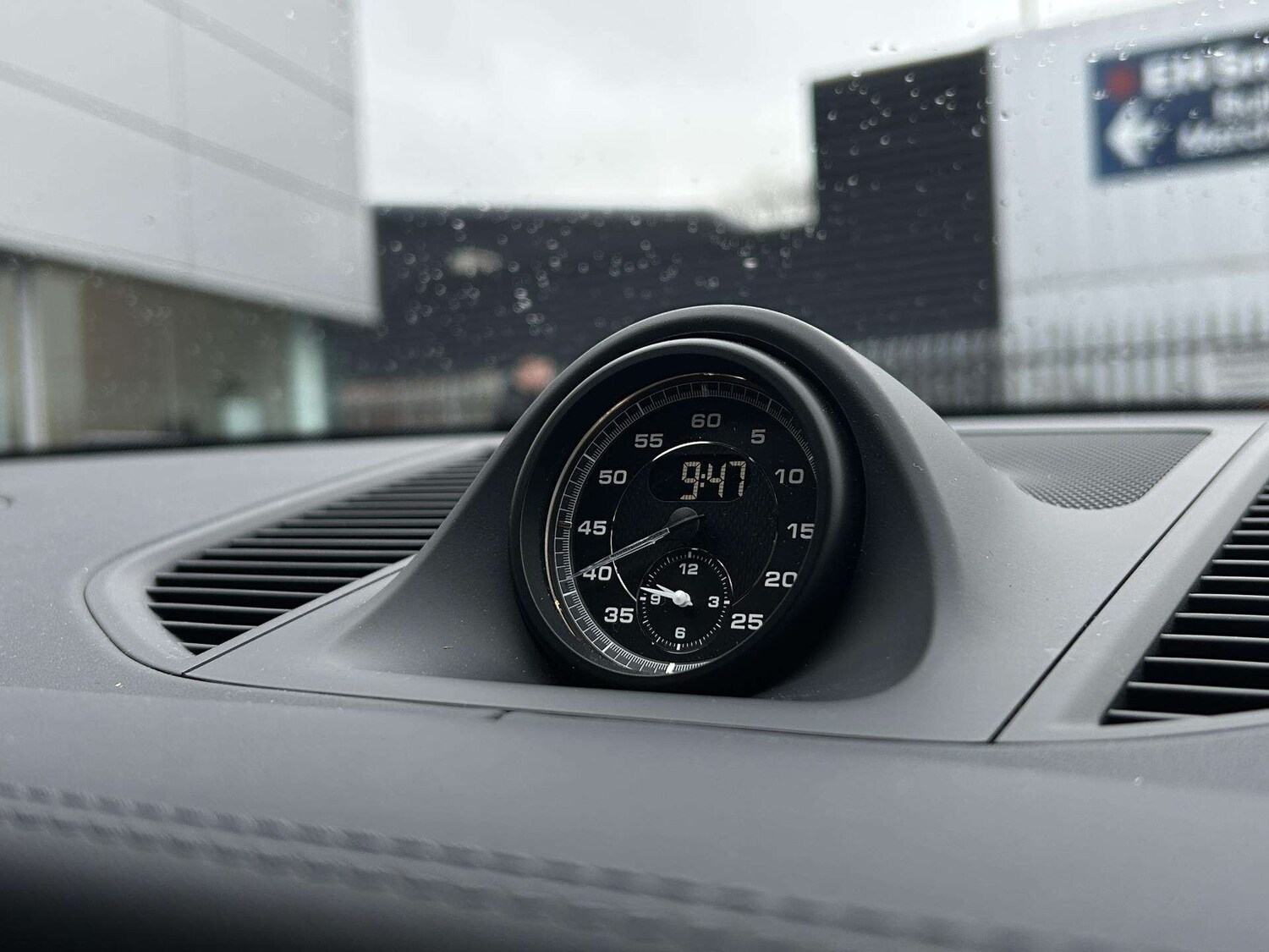 Used Porsche Macan 2024 for sale - 77500289: Photo 18