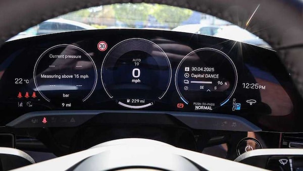 Used Porsche Taycan 2025 for sale - 75218029: Photo 21