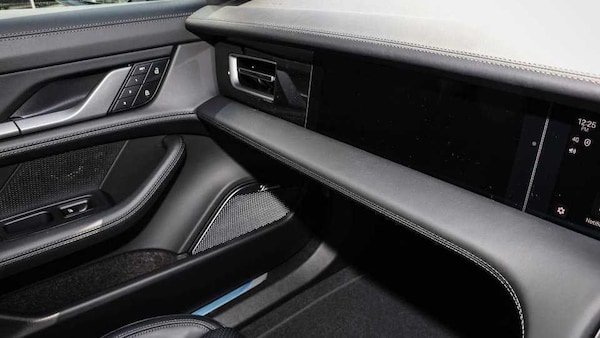 Used Porsche Taycan 2025 for sale - 75218029: Photo 27