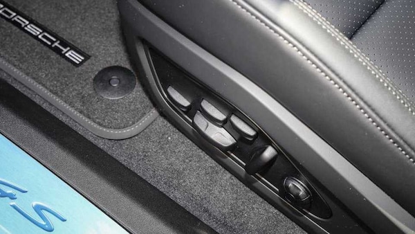 Used Porsche Taycan 2025 for sale - 75218029: Photo 30