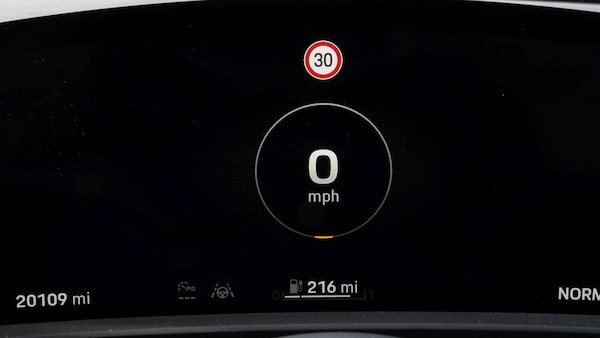 Used Porsche Taycan 2021 for sale - 76242500: Photo 28