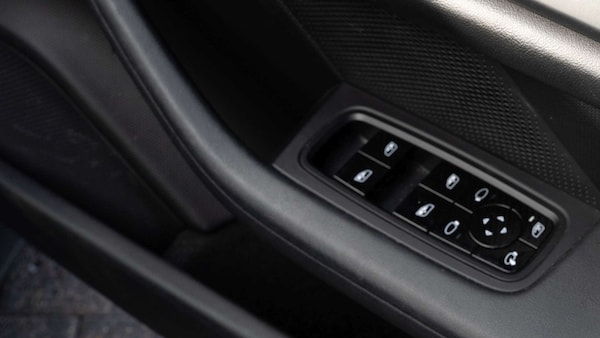 Used Porsche Taycan 2021 for sale - 76242500: Photo 33