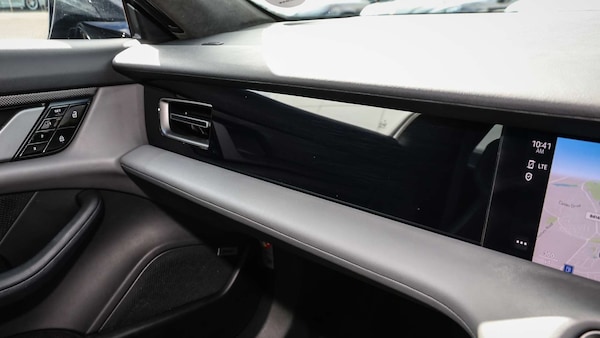 Used Porsche Taycan 2020 for sale - 75626005: Photo 27