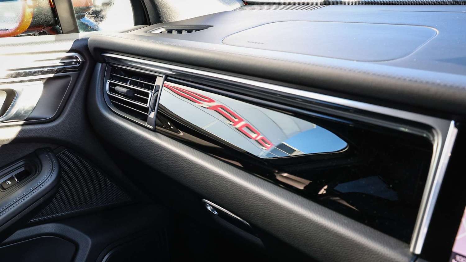 Used Porsche Macan 2024 for sale - 77068632: Photo 30