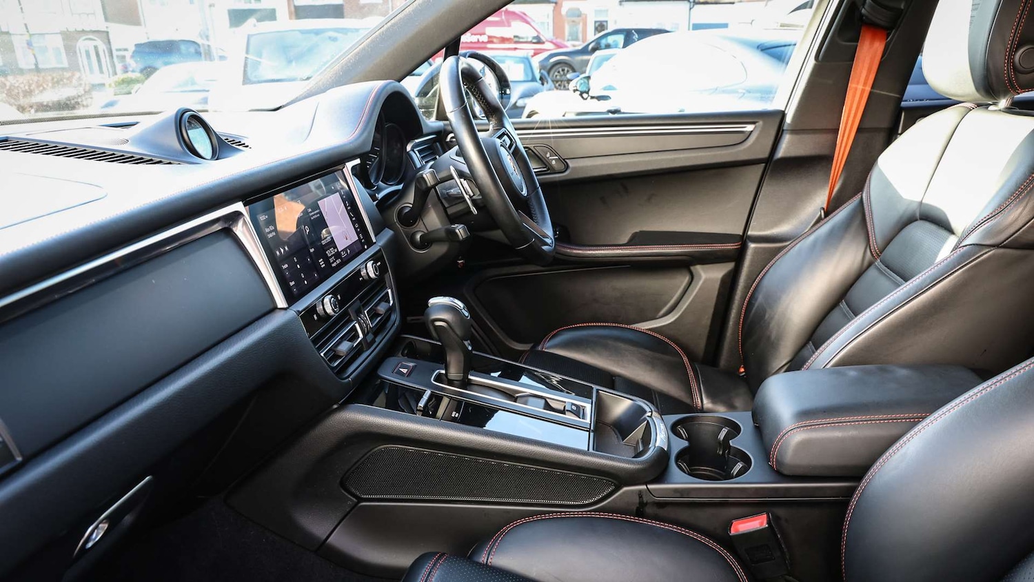 Used Porsche Macan 2021 for sale - 76902362: Photo 11