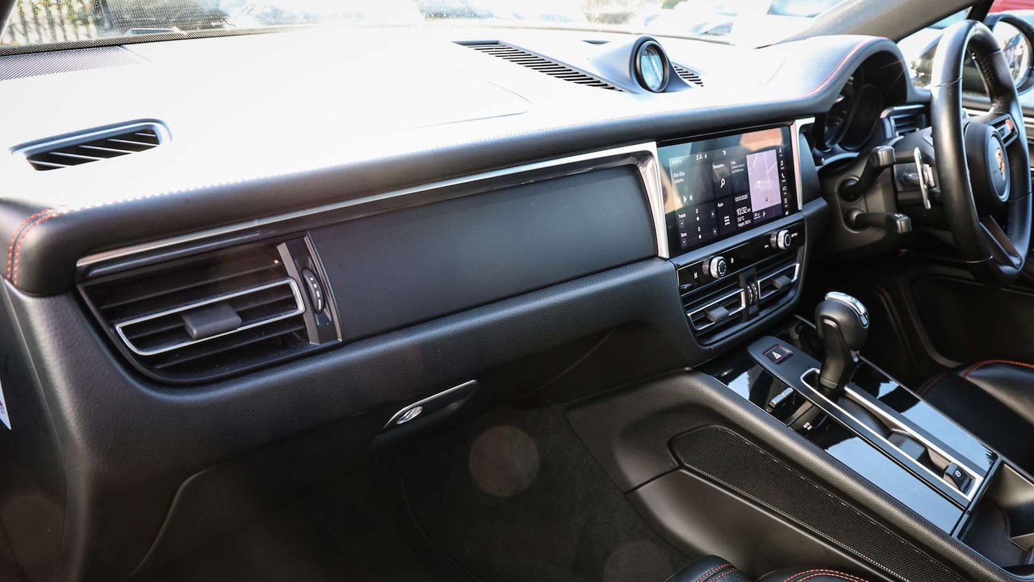 Used Porsche Macan 2021 for sale - 76902362: Photo 13