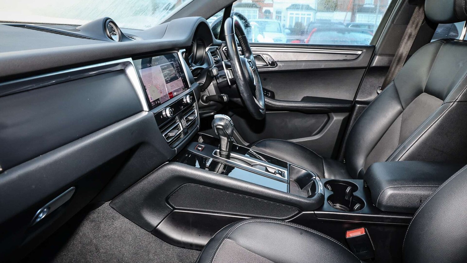 Used Porsche Macan 2021 for sale - 76501893: Photo 11