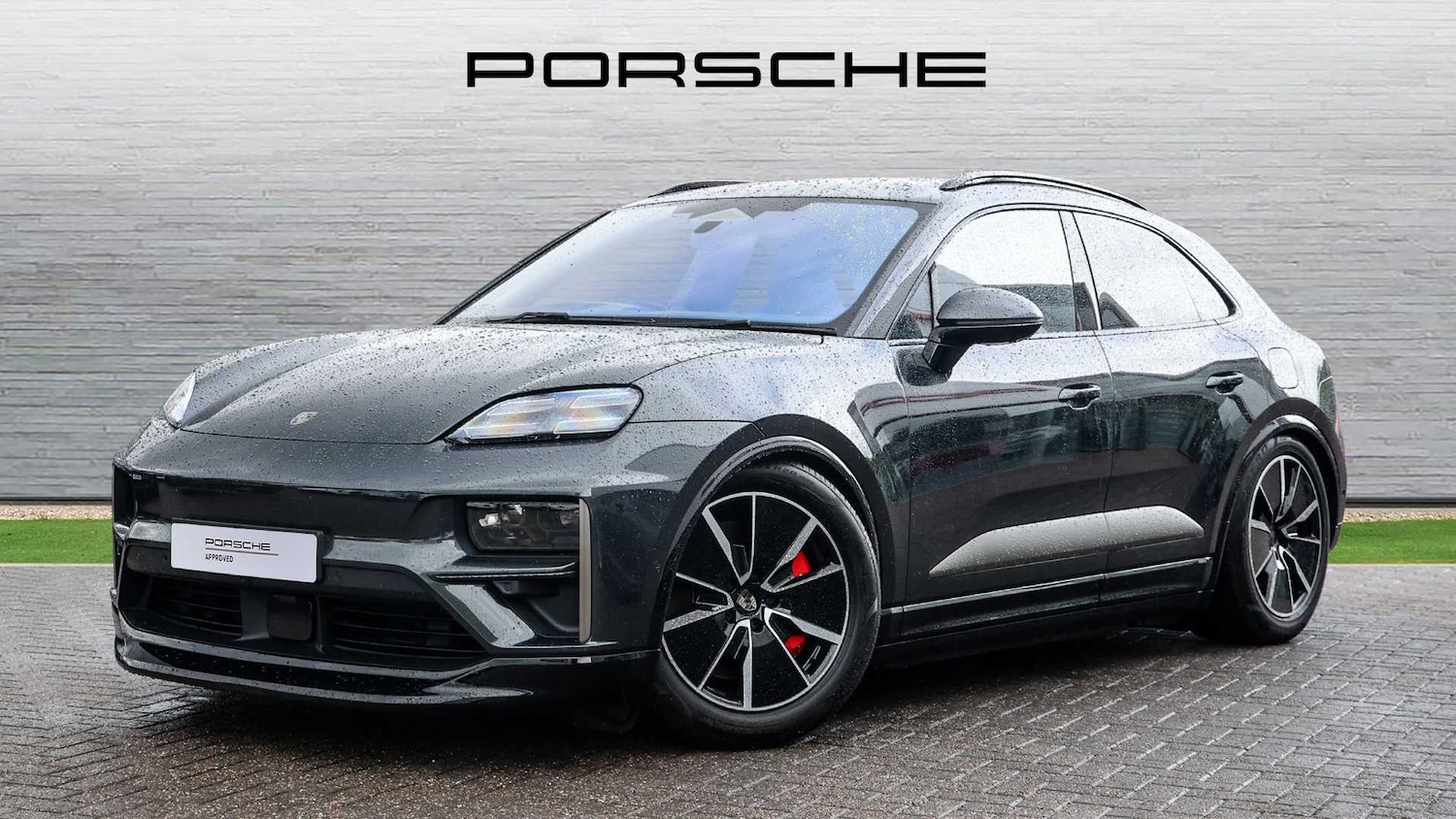 Used Porsche Macan 2024 for sale - 77615398: Photo 2