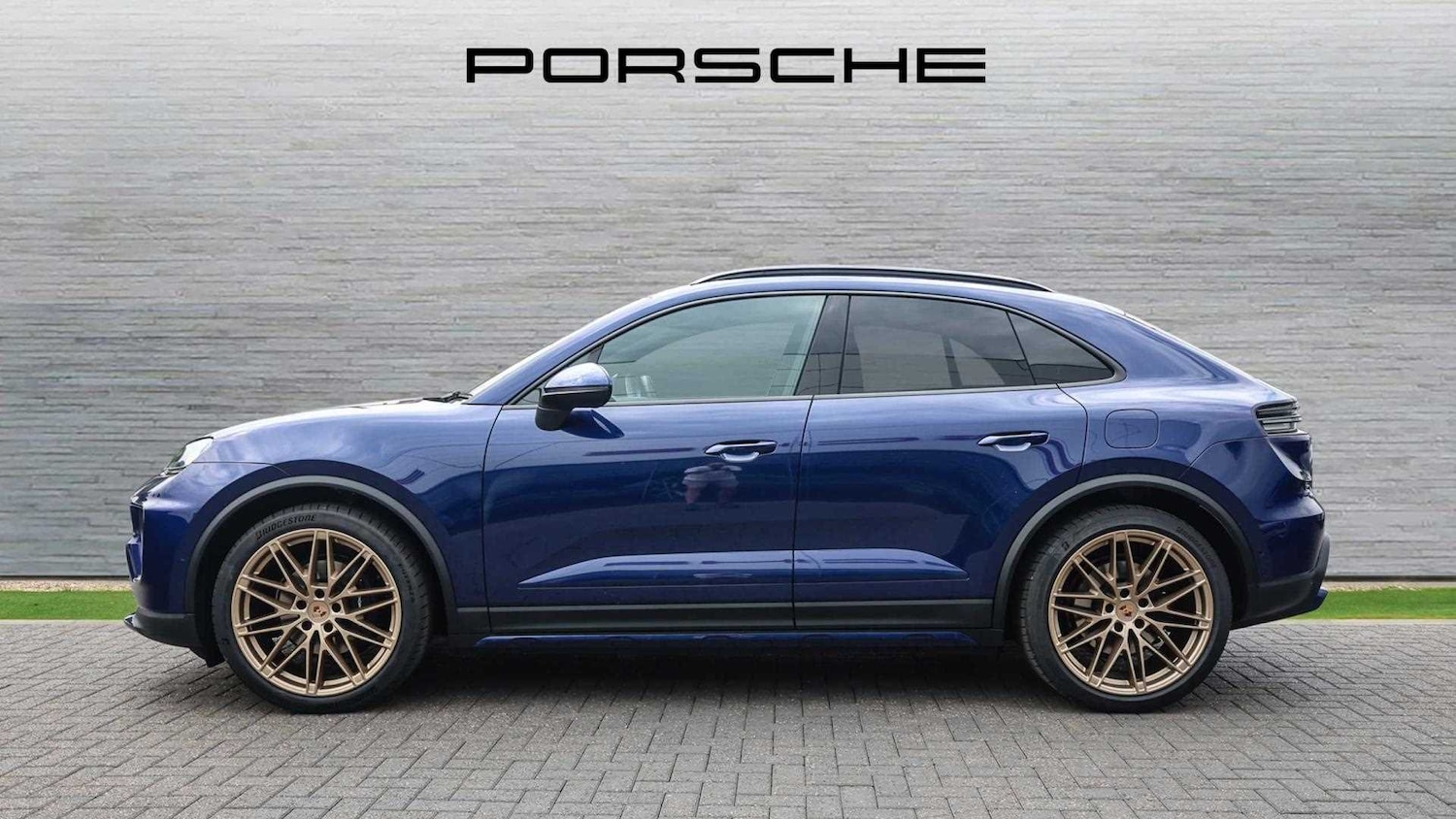 Used Porsche Macan 2025 for sale - 77233056: Photo 12