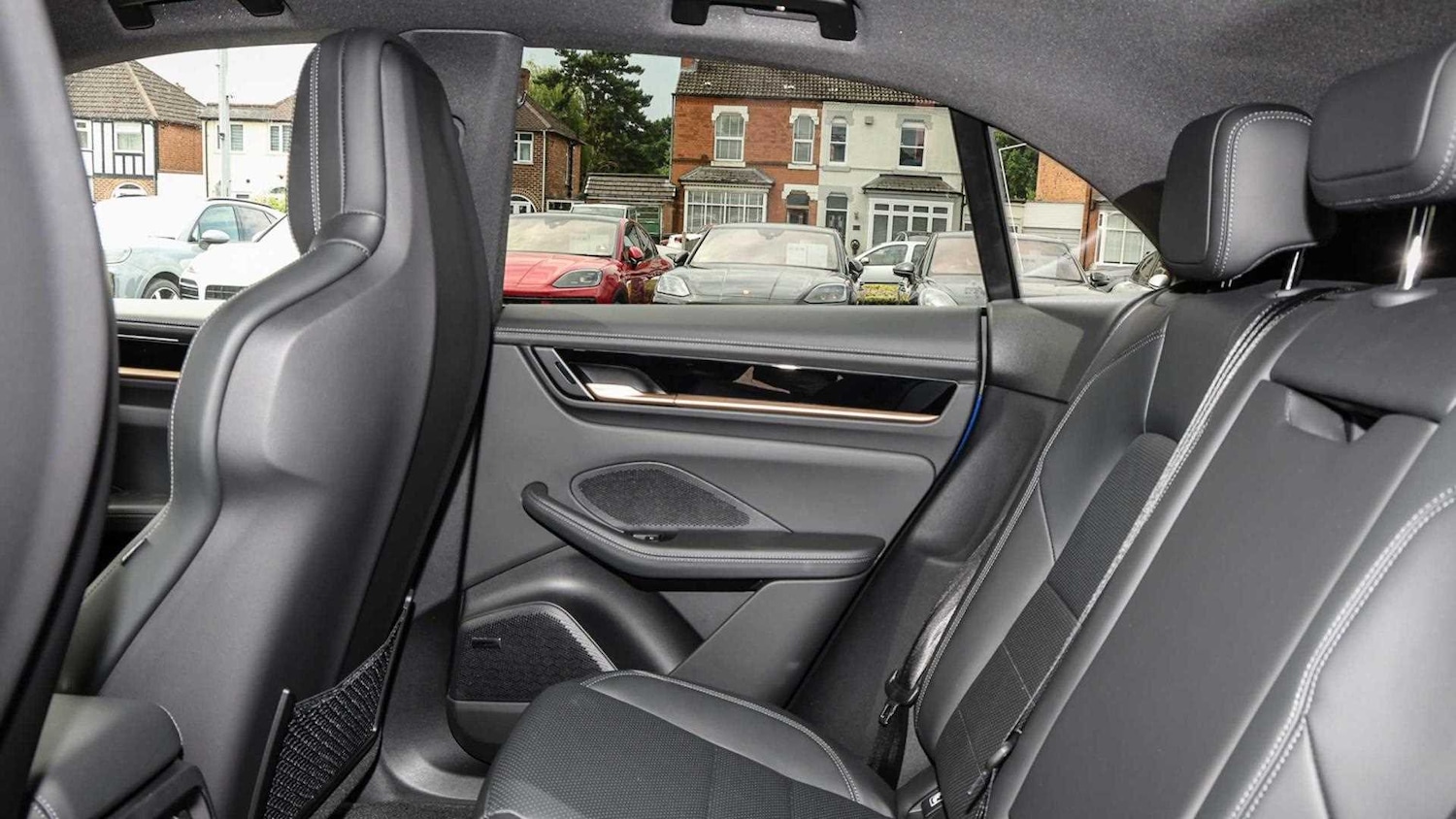 Used Porsche Macan 2025 for sale - 77233056: Photo 16