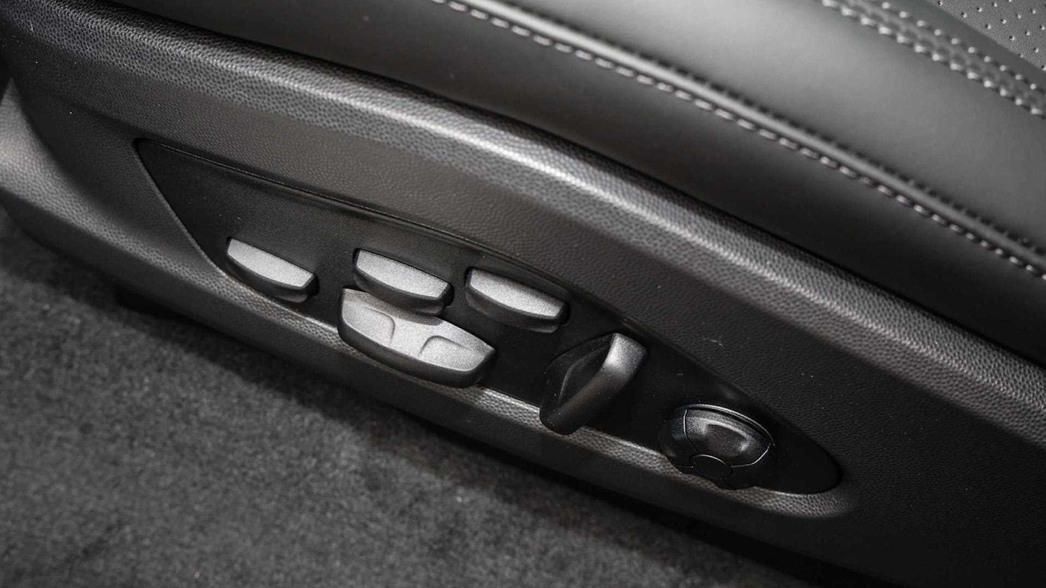 Used Porsche Macan 2025 for sale - 77233056: Photo 17