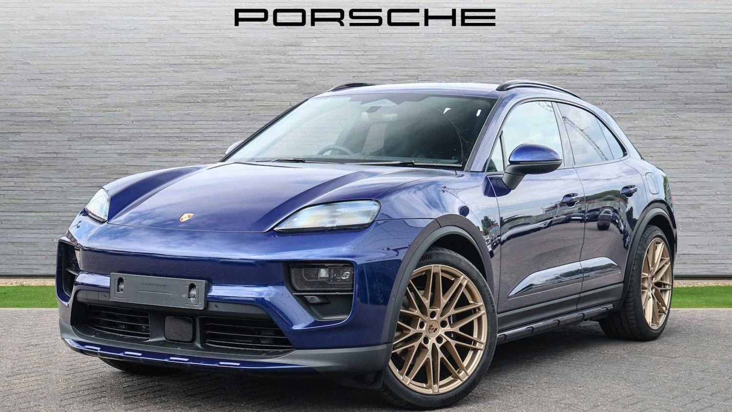 Used Porsche Macan 2025 for sale - 77233056: Photo 2
