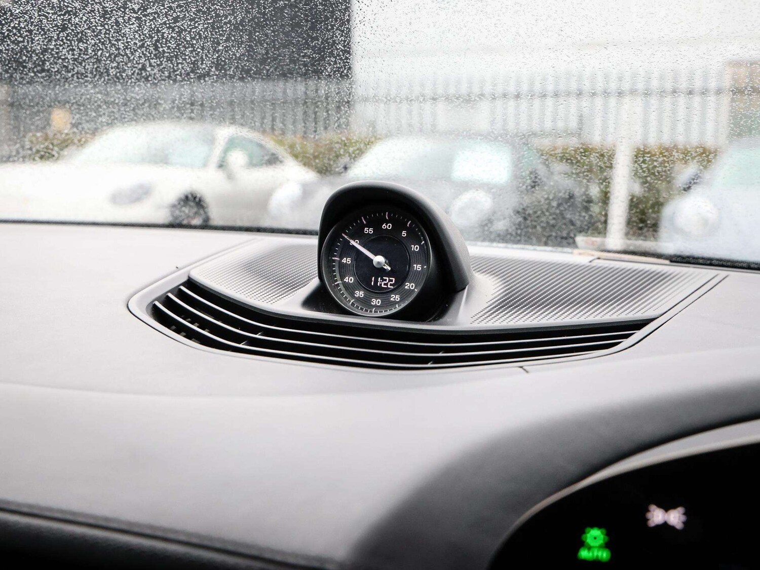 Used Porsche Taycan 2020 for sale - 77219514: Photo 28