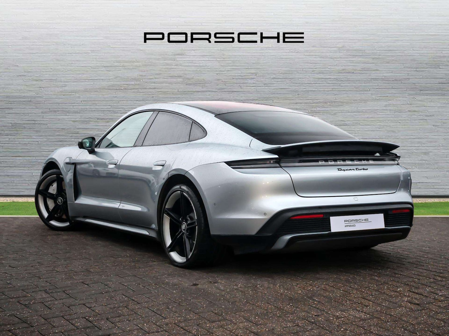 Used Porsche Taycan 2020 for sale - 77219514: Photo 4