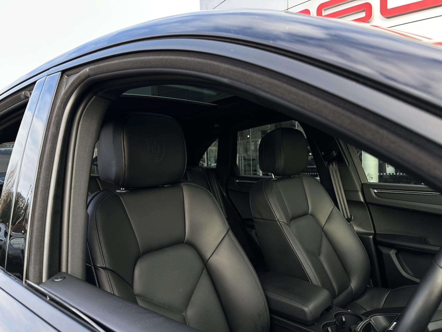 Used Porsche Macan 2025 for sale - 77257336: Photo 12