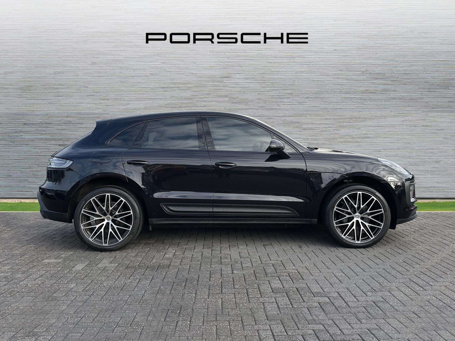 Used Porsche Macan 2025 for sale - 77257336: Photo 7