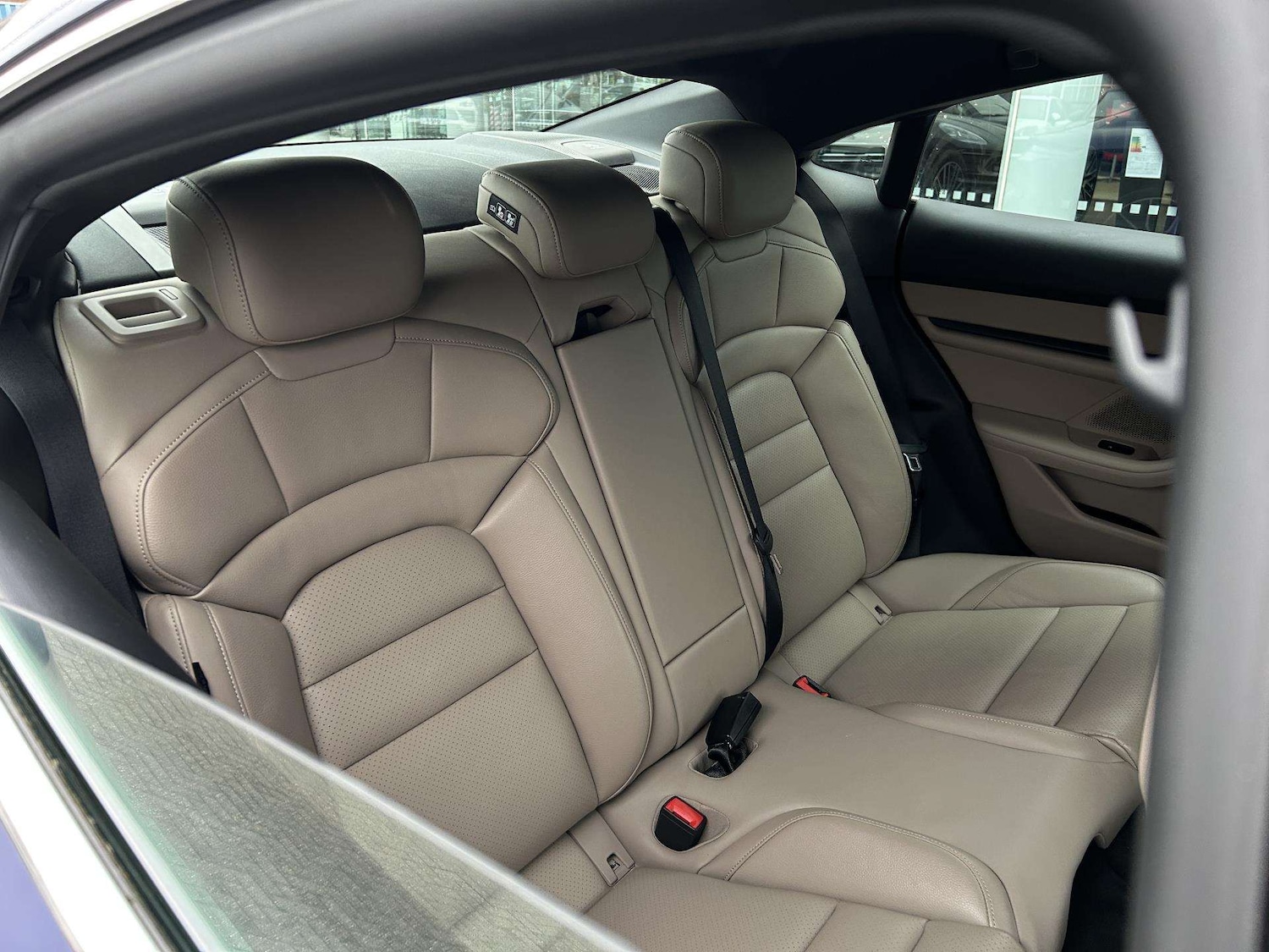 Used Porsche Taycan 2022 for sale - 77472576: Photo 12