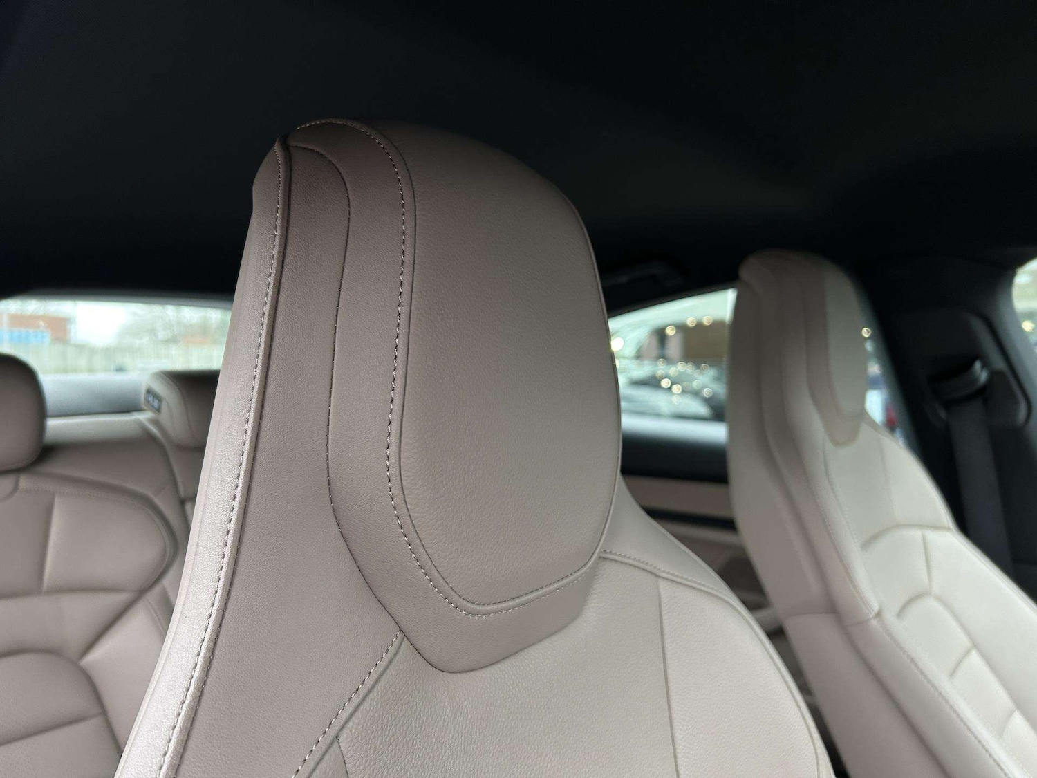 Used Porsche Taycan 2022 for sale - 77472576: Photo 14