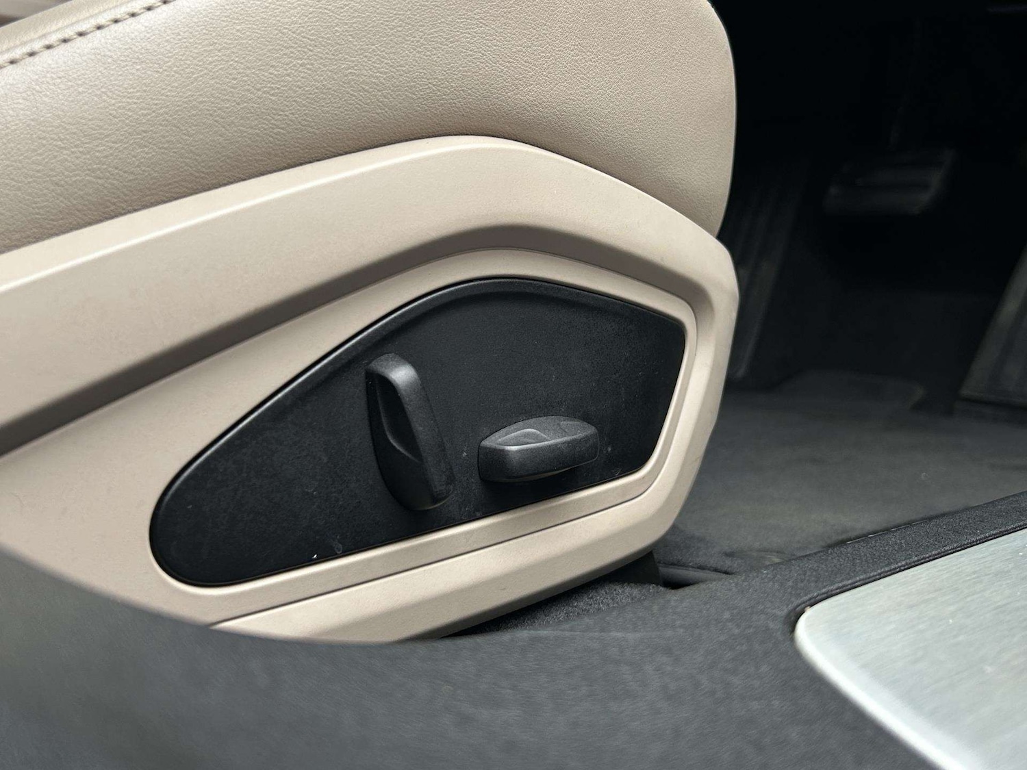 Used Porsche Taycan 2022 for sale - 77472576: Photo 15