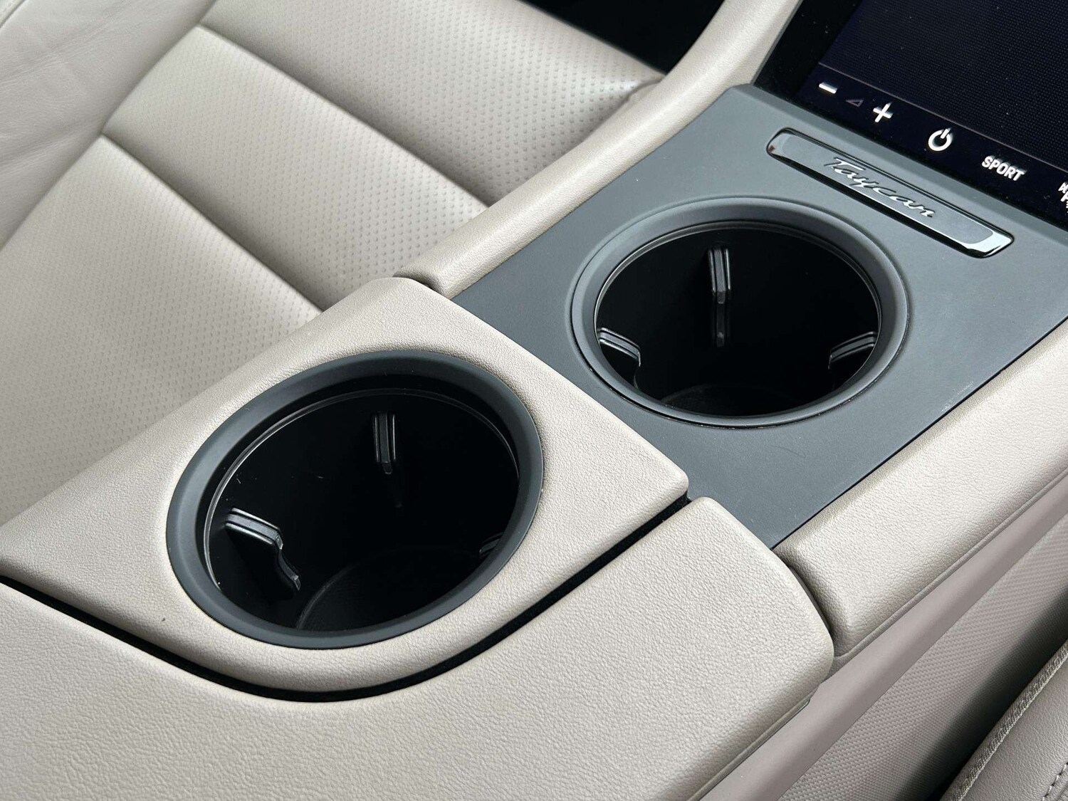 Used Porsche Taycan 2022 for sale - 77472576: Photo 22