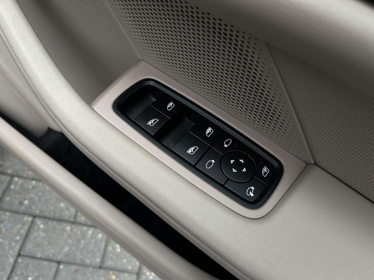 Used Porsche Taycan 2022 for sale - 77472576: Photo 23