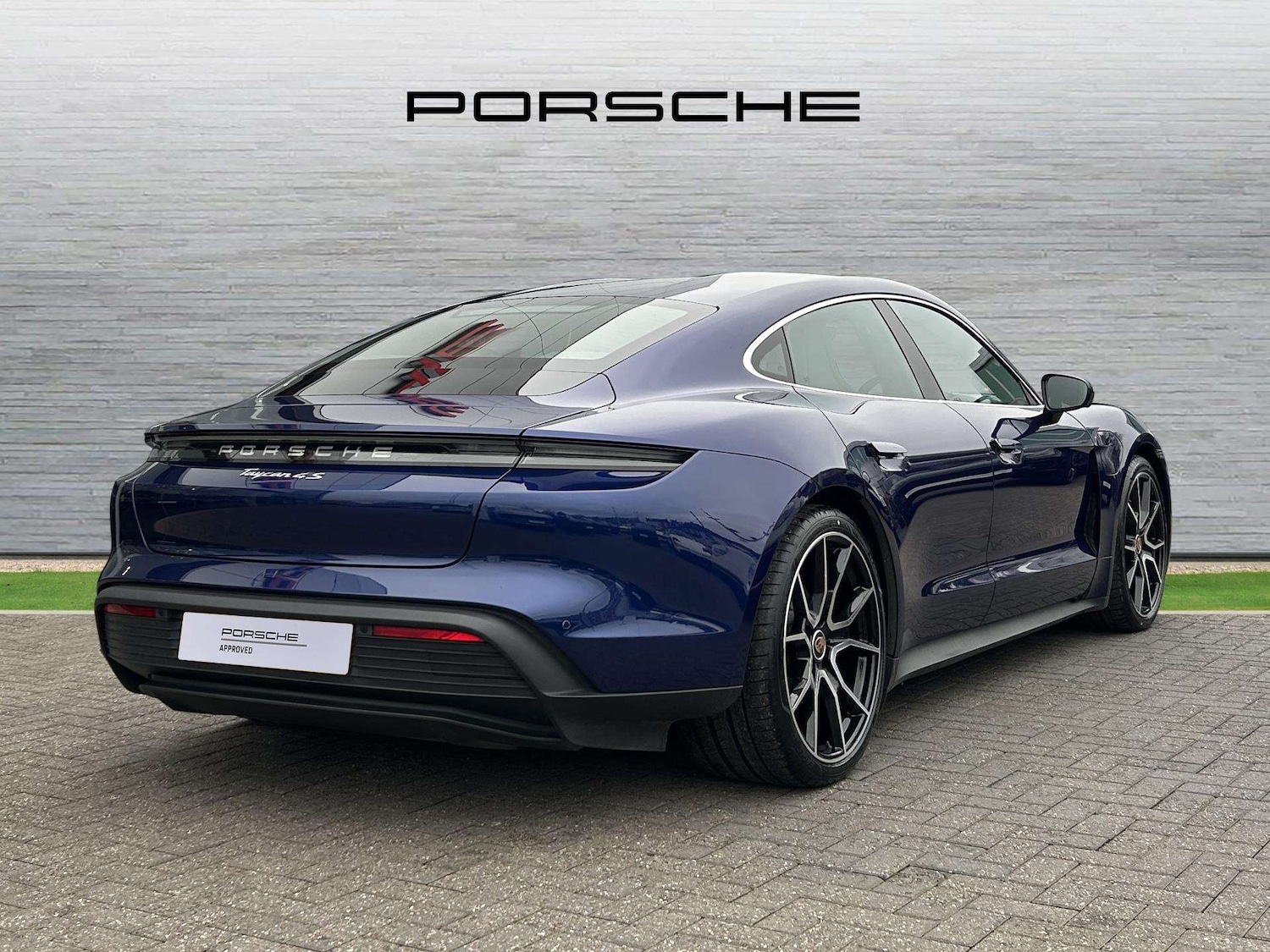 Used Porsche Taycan 2022 for sale - 77472576: Photo 3