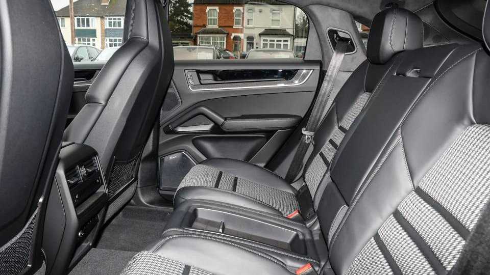 Used Porsche Cayenne 2025 for sale - 78052076: Photo 14