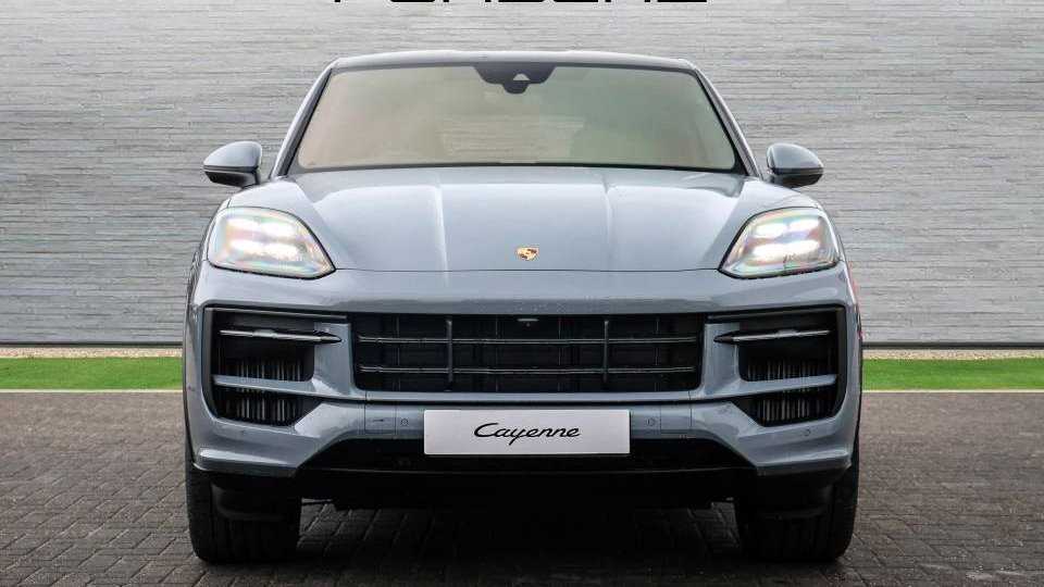 Used Porsche Cayenne 2025 for sale - 78052076: Photo 3