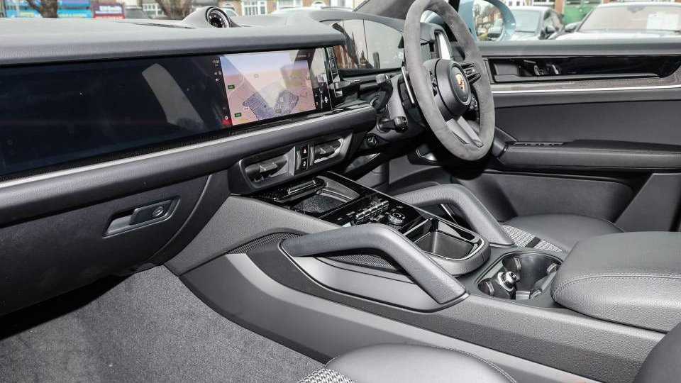 Used Porsche Cayenne 2025 for sale - 78052076: Photo 9