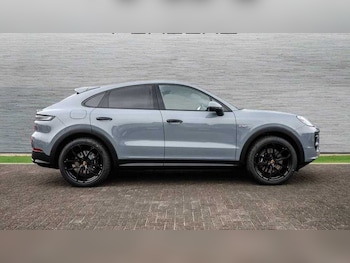 Used Porsche Cayenne 2025 for sale - 75217004: Photo