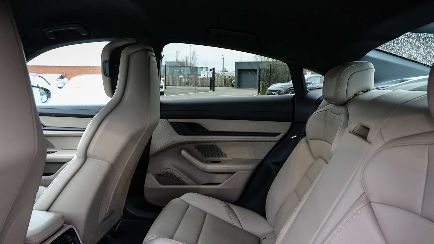 Used Porsche Taycan 2022 for sale - 77389766: Photo 14