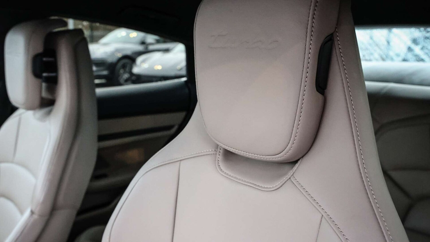 Used Porsche Taycan 2022 for sale - 77389766: Photo 16