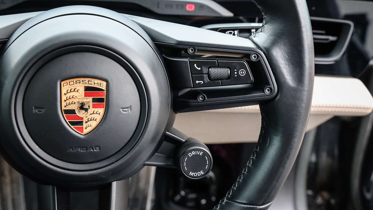 Used Porsche Taycan 2022 for sale - 77389766: Photo 26