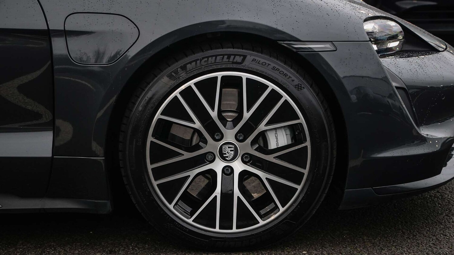 Used Porsche Taycan 2022 for sale - 77389766: Photo 6