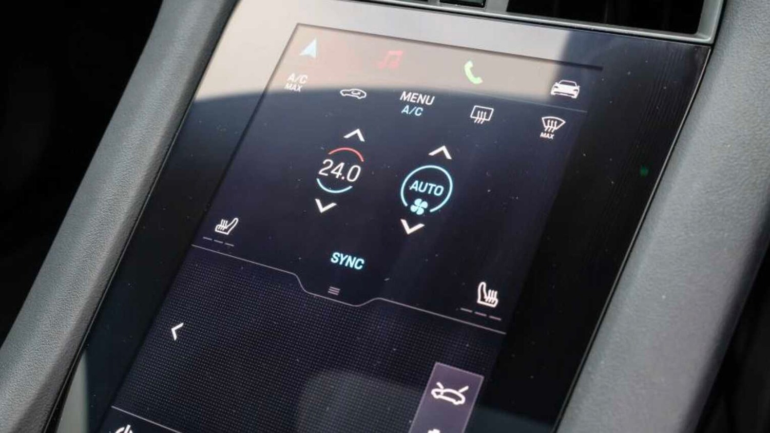 Used Porsche Taycan 2025 for sale - 76661760: Photo 12