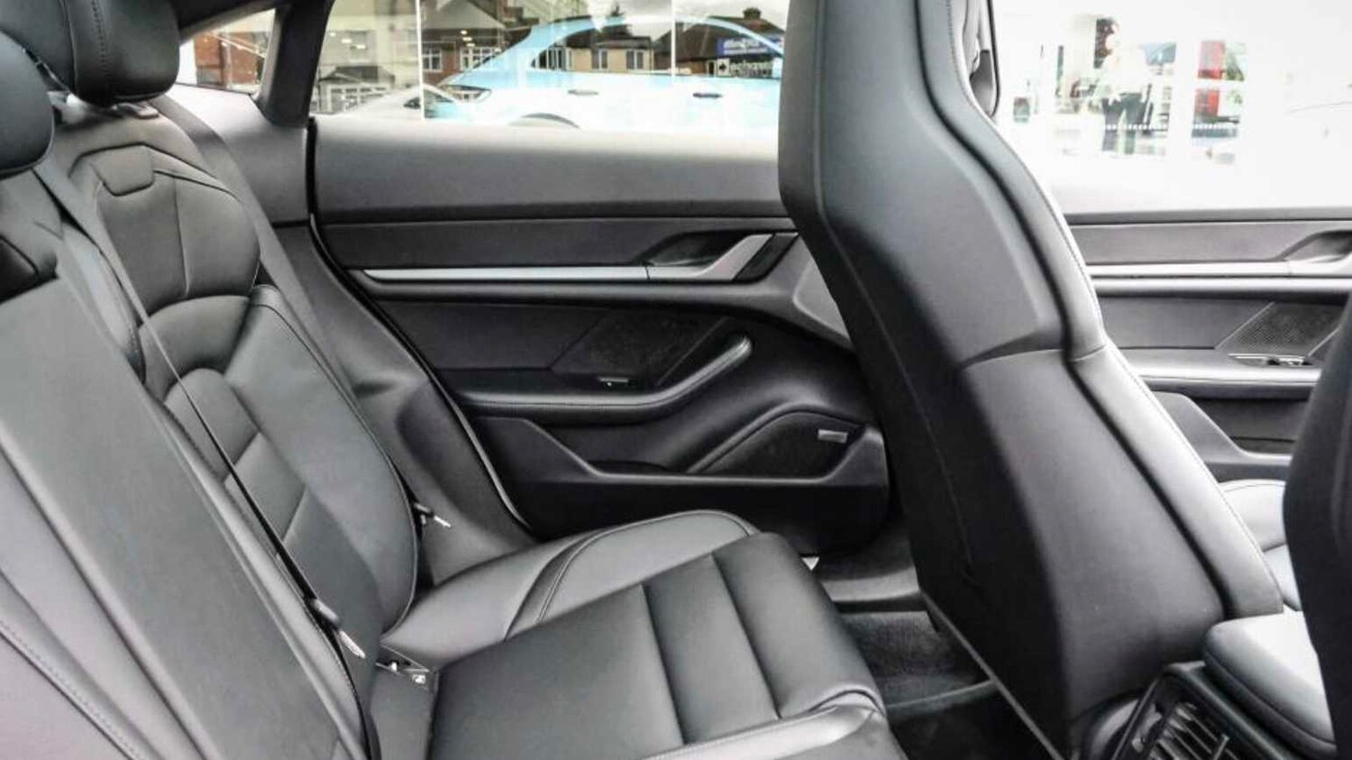 Used Porsche Taycan 2025 for sale - 76661760: Photo 18