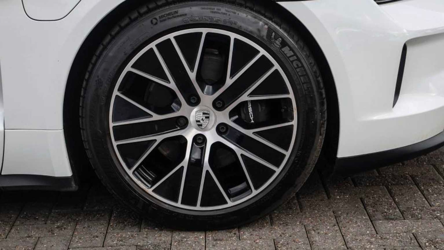 Used Porsche Taycan 2025 for sale - 76661760: Photo 30